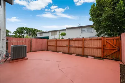 6929 SW 110th Ave, Miami, FL 33173 - Photo 4