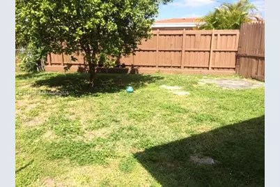 1120 NW 24 Ct #0, Miami, FL 33125 - Photo 6