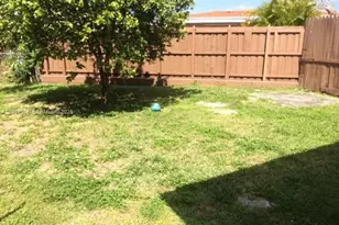 1120 NW 24th Ct, Miami, FL 33125 - Photo 6