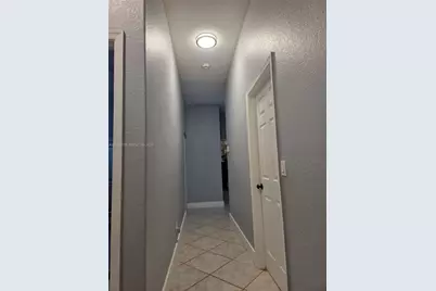 1101 NW 180th Ave, Pembroke Pines, FL 33029 - Photo 12