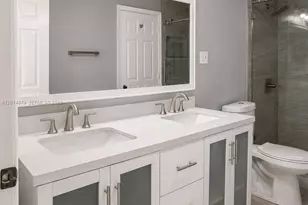 1101 NW 180th Ave, Pembroke Pines, FL 33029 - Photo 20