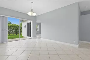 1101 NW 180th Ave, Pembroke Pines, FL 33029 - Photo 12
