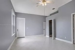 1101 NW 180th Ave, Pembroke Pines, FL 33029 - Photo 32