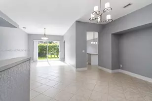 1101 NW 180th Ave, Pembroke Pines, FL 33029 - Photo 12