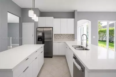 1101 NW 180th Ave, Pembroke Pines, FL 33029 - Photo 2