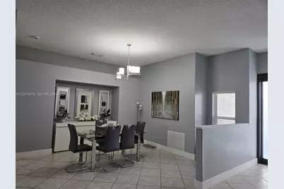 1101 NW 180th Ave, Pembroke Pines, FL 33029 - Photo 6