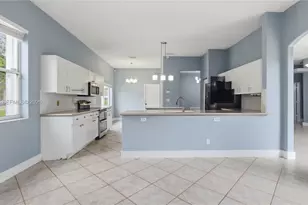 1101 NW 180th Ave, Pembroke Pines, FL 33029 - Photo 20