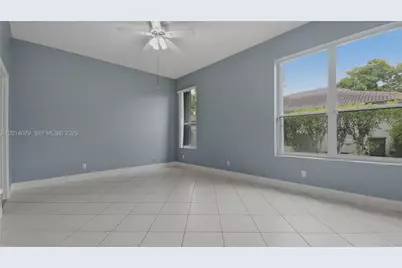1101 NW 180th Ave, Pembroke Pines, FL 33029 - Photo 32