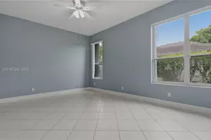 1101 NW 180th Ave, Pembroke Pines, FL 33029 - Photo 32