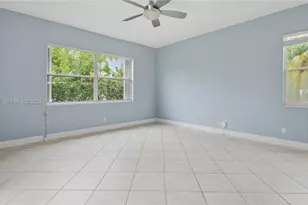 1101 NW 180th Ave, Pembroke Pines, FL 33029 - Photo 8
