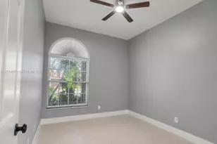 1101 NW 180th Ave, Pembroke Pines, FL 33029 - Photo 24