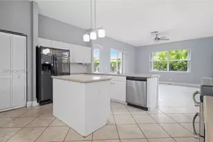 1101 NW 180th Ave, Pembroke Pines, FL 33029 - Photo 10