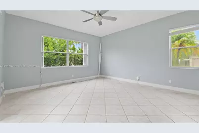 1101 NW 180th Ave, Pembroke Pines, FL 33029 - Photo 16