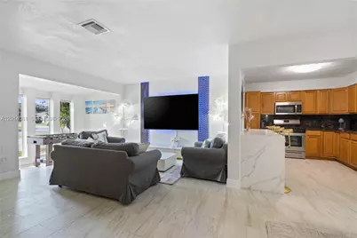 2125 N 14th Ct, Hollywood, FL 33020 - Photo 2
