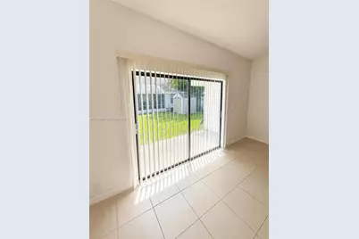 10559 La Placida Dr, Coral Springs, FL 33065 - Photo 4
