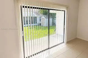 10559 La Placida Dr, Coral Springs, FL 33065 - Photo 4