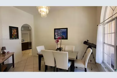 2051 NW 125th Ter, Pembroke Pines, FL 33028 - Photo 4