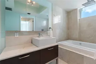 218 SE 14th St, Miami, FL 33131 - Photo 14