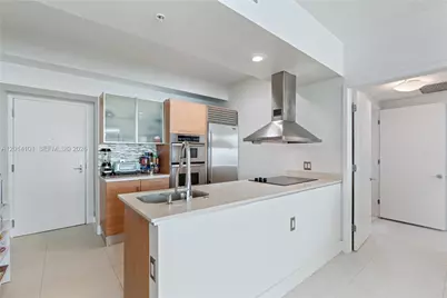 218 SE 14th St #2208, Miami, FL 33131 - Photo 4