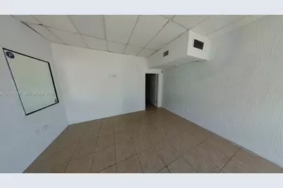 2319 NW 7th St #2319, Miami, FL 33125 - Photo 2