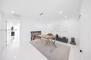 2950 NE 188th St, Aventura, FL 33180 - Photo 14