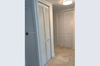 31 SE 5th St #303, Miami, FL 33131 - Photo 20