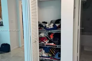 31 SE 5th St, Miami, FL 33131 - Photo 22