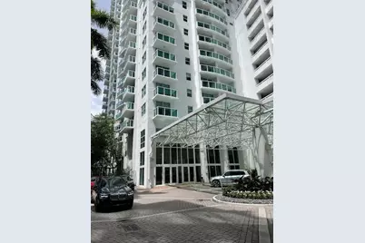 31 SE 5th St #303, Miami, FL 33131 - Photo 1