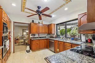 19805 NE 22nd Ave, Miami, FL 33180 - Photo 24