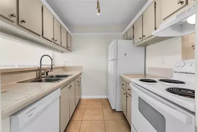 8002 SW 149th Ave #B411, Miami, FL 33193 - Photo 6