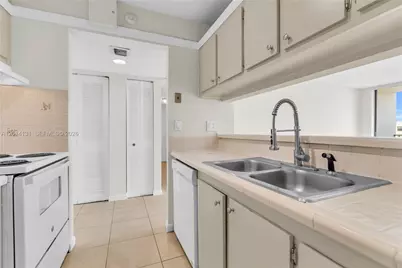 8002 SW 149th Ave #B411, Miami, FL 33193 - Photo 16