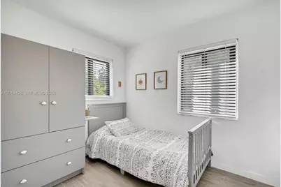595 NW 101st St, Miami, FL 33150 - Photo 6