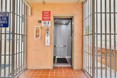 2400 NW 16th St Rd, Miami, FL 33125 - Photo 30