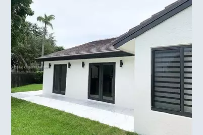 7168 SW 103 Ct. Cir., Unincorporated Dade County, FL 33173 - Photo 4