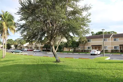 9491 S Palm Cir S #101, Pembroke Pines, FL 33025 - Photo 22