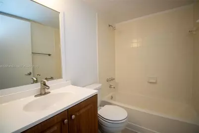 9491 S Palm Cir S #101, Pembroke Pines, FL 33025 - Photo 10