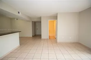 9491 S Palm Cir S, Pembroke Pines, FL 33025 - Photo 6