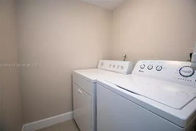 9491 S Palm Cir S #101, Pembroke Pines, FL 33025 - Photo 16