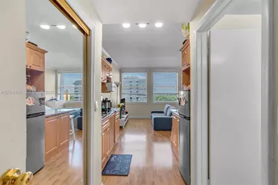 700 Biltmore Way #915, Coral Gables, FL 33134 - Photo 4
