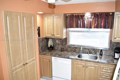 9541 Sunrise Lakes Blvd #204, Sunrise, FL 33322 - Photo 22