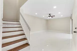 7744 W Courtyard Run W, Boca Raton, FL 33433 - Photo 4