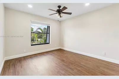 7744 W Courtyard Run W, Boca Raton, FL 33433 - Photo 12