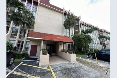 2001 Atlantic Shores Blvd #104, Hallandale Beach, FL 33009 - Photo 8