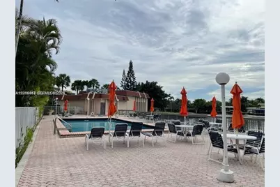 2001 Atlantic Shores Blvd #104, Hallandale Beach, FL 33009 - Photo 12
