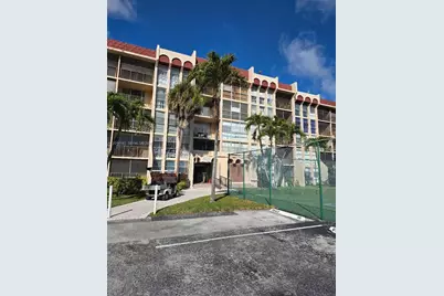 2001 Atlantic Shores Blvd #104, Hallandale Beach, FL 33009 - Photo 2