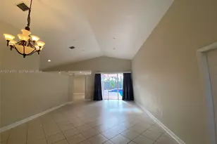 1210 S 13th Ave, Hollywood, FL 33019 - Photo 2