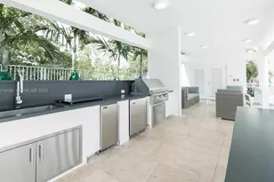 17111 Biscayne Blvd, North Miami Beach, FL 33160 - Photo 32