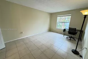 415 Executive Center Dr, West Palm Beach, FL 33401 - Photo 14