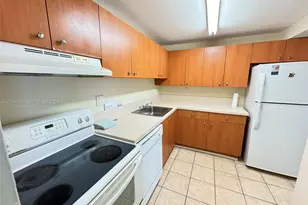 415 Executive Center Dr, West Palm Beach, FL 33401 - Photo 6