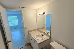 415 Executive Center Dr, West Palm Beach, FL 33401 - Photo 14